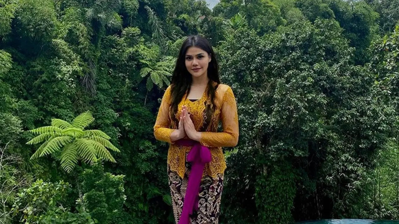6 Potret Liburan DJ Katty Butterfly di Pulau Dewata, Dipuji Cantik Pakai Kebaya Bali