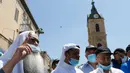 Warga muslim saat memprotes keputusan pemerintah Tel Aviv terkait penggusuran situs Tanah Pemakaman Muslim di kota pesisir Mediterania, Jaffa, Tel Aviv selatan (26/6/2020). (AFP Photo/Jack Guez)