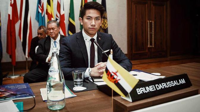 Ketampanan Pangeran Muslim Ini Tak Kalah Dari Prince Harry Global Liputan6 Com