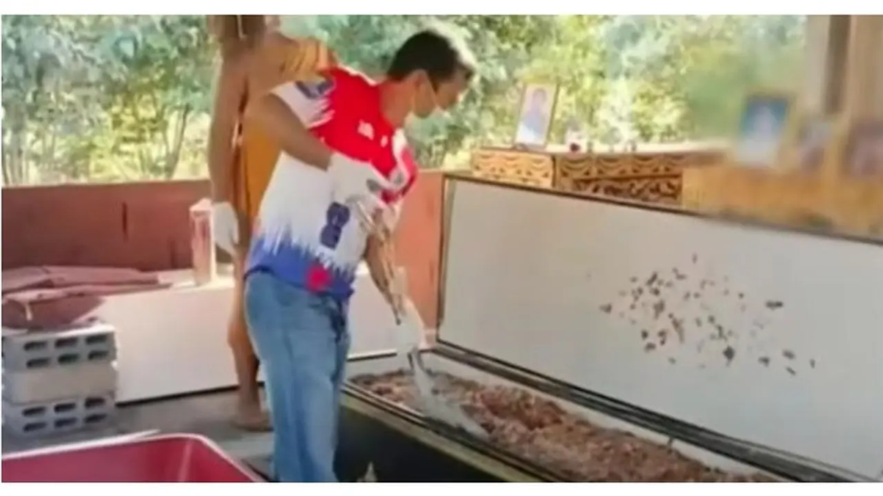Kuil Ini Ketahuan Simpan 85 Jenazah untuk Latihan Meditasi, Polisi Periksa Biksu