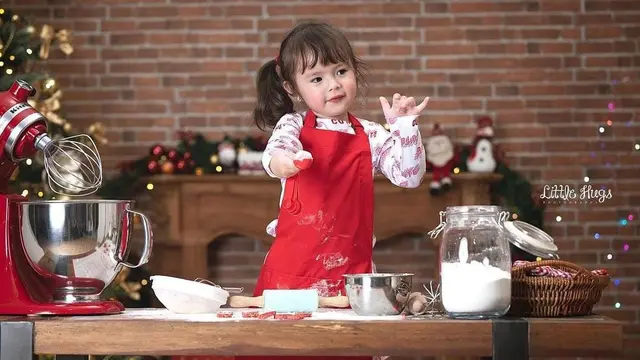 Potret Gemas Chloe Anak Asmirandah saat Bikin Adonan Kue, Gayanya Bak Chef Profesional