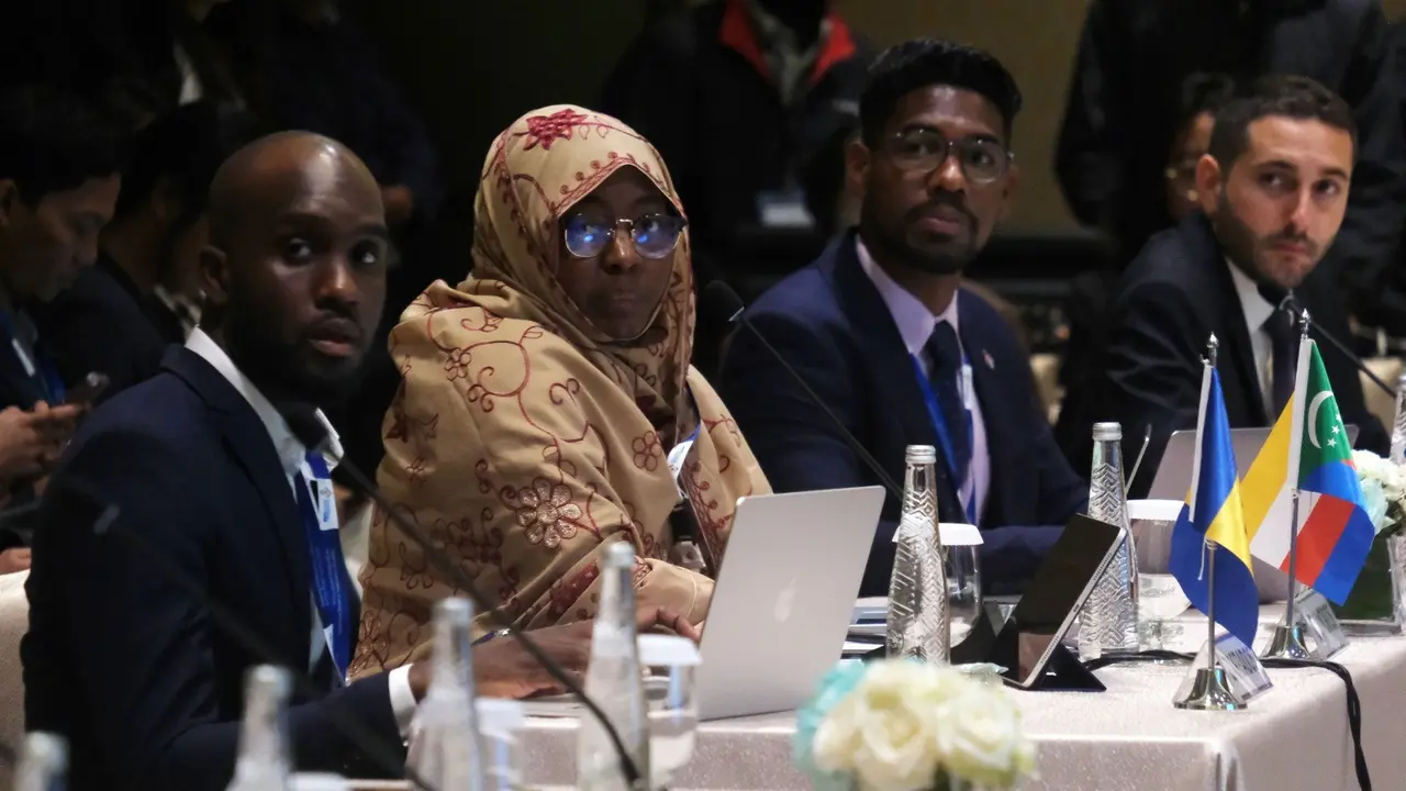 Sejumlah delegasi negara mengikuti pertemuan AIS Youth Conference 2023 di Nusa dua, Badung, Bali, Jumat (6/10/2023). ANTARA FOTO/Nyoman Hendra Wibowo/rwa.