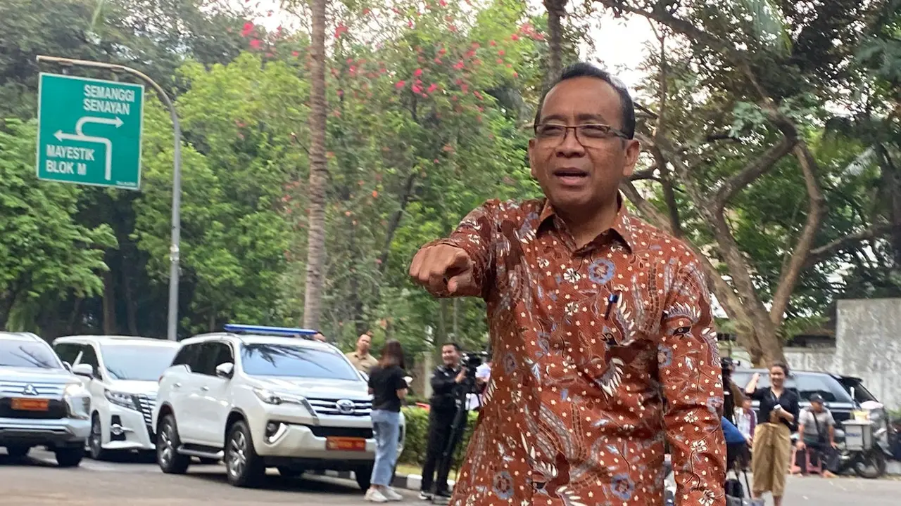 Menteri Sekretaris Negara Pratikno menghadap Presiden Terpilih Prabowo Subianto di Kediaman Kertanegara, Jakarta Selatan, pada Senin (14/10/2024).