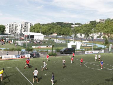 Suasana pertandingan turnamen Street Football World 2016 yang digelar di Sports Dans La Ville, Lyon, Prancis, Rabu (6/7/2016). (Bola.com/Vitalis Yogi Trisna)