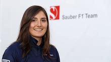 Pebalap wanita asal Kolombia, Tatiana Calderon, menjadi pebalap penguji Sauber pada F1 2017. (Bola.com/Twitter/SauberF1Team)