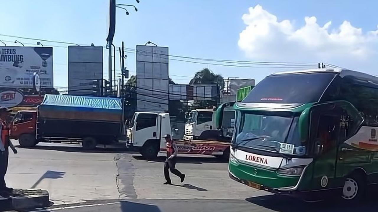 Pemkot Semarang Intensifkan Sosialisasi Portal Pembatas Ketinggian Kendaraan untuk Keselamatan di Jalan Prof. Hamka