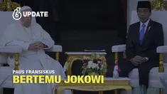 Pemimpin tertinggi Gereja Katolik Sedunia, Paus Fransiskus tiba di Istana Merdeka Jakarta, Rabu (4/9/2024). Kedatangan Kepala Negara Vatikan itu akan bertemu dengan Presiden Joko Widodo atau Jokowi.
