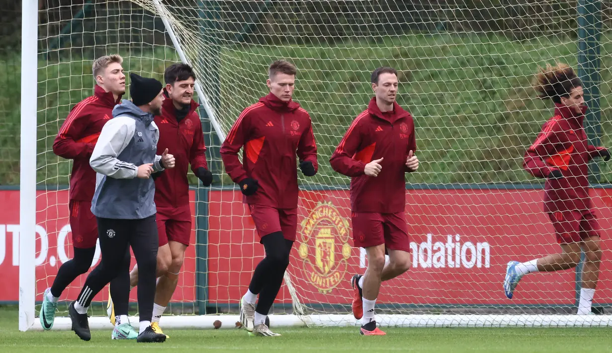 Manchester United akan menjamu Bayern Munchen di Old Trafford pada matchday 6 Grup A Liga Champions 2023/2024, Rabu (13/12/2023) dini hari WIB. (Darren Staples / AFP)