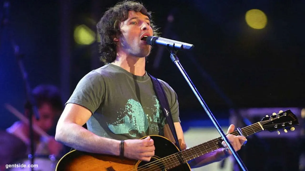 james-blunt-130730b.jpg