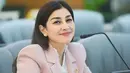 Penampilannya yang selalu rapi dan maksimal memperlihatkan sisi elegan dan tegas.  [@nissyaa].