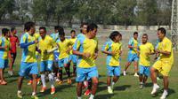 Para pemain Gresik United yakin bisa bersaing di Piala Presiden, sekalipun hanya melakukan persiapan selama dua pekan. (Bola.com/Zaidan Nazarul)