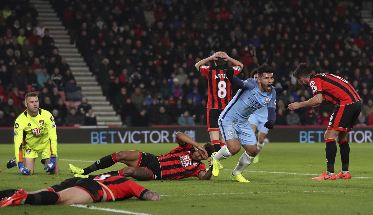 Selebrasi pemain Manchester City, Sergio Aguero merayakan gol saat melawan AFC Bournemouth pada lanjutan Premier League di Vitality Stadium, Bournemouth, (13/2/2017). Manchester City menang 2-0. (Andrew Matthews/PA via AP)