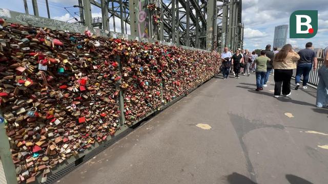 Jembatan Hohenzollern di Kota Koln, Jerman