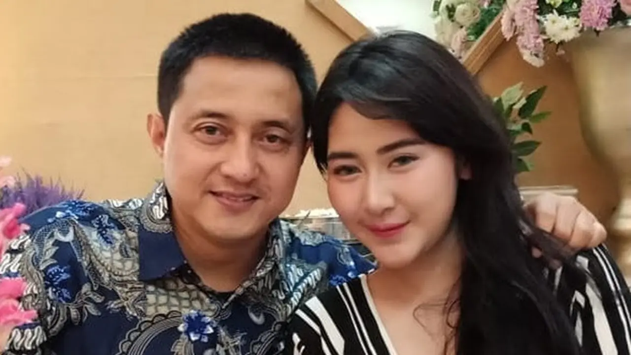 6 Potret Pebulutangkis Ricky Soebagdja dan Istri yang Terpaut 26 Tahun, Jarang Tersorot