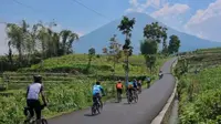 Gunung Butak di Malang dengan panorama alamnya. (Dok: Instagram @pesepeda__)