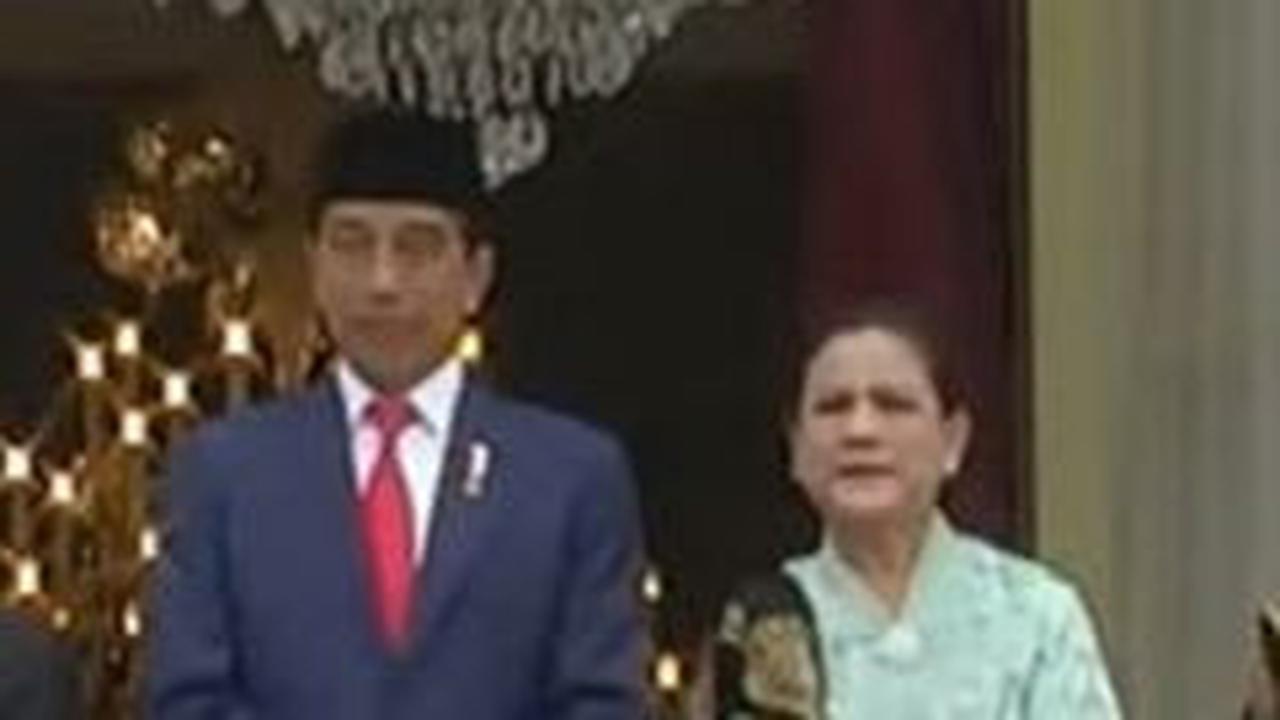 VIDEO: Jokowi & Iriana Terkesima Lihat Yel-Yel Sangar Perwira Remaja TNI-Polri