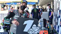 Fabio Quartararo saat meraih pole position pada sesi kualifikasi MotoGP Jerez, Sabtu (19/7/2020). (AFP)