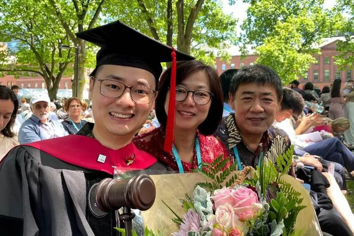 Hampir Tak Kuliah karena Biaya, Pemuda Indonesia Berhasil Kuliah di Harvard hingga Bisa Berikan Beasiswa