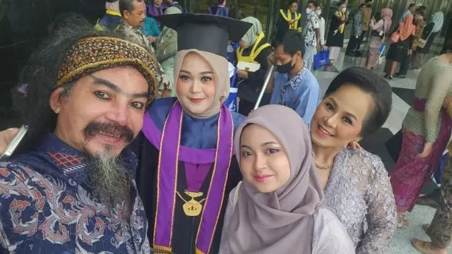 [Fimela] Kelulusan Anak Artis Indonesia