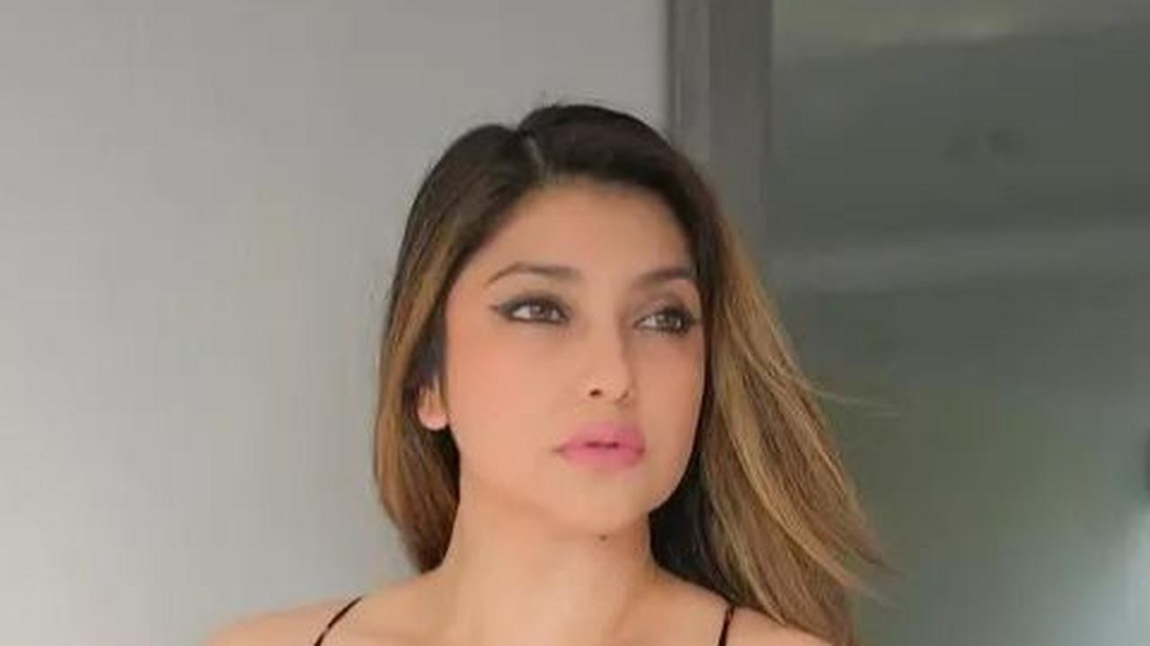Sarah Azhari, bersama anaknya Albany, kini menetap di Amerika Serikat.
