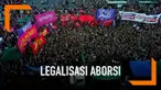 Hari Selasa (19/2) ratusan perempuan Argentina berunjuk rasa depen gedung kongres menuntut legalisasi aborsi.