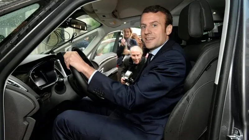 Emmanuel Macron dan Renault Espace