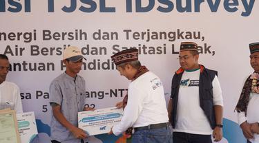 Holding BUMN Jasa Survei atau IDSurvey berkolaborasi menyalurkan bantuan di NTT