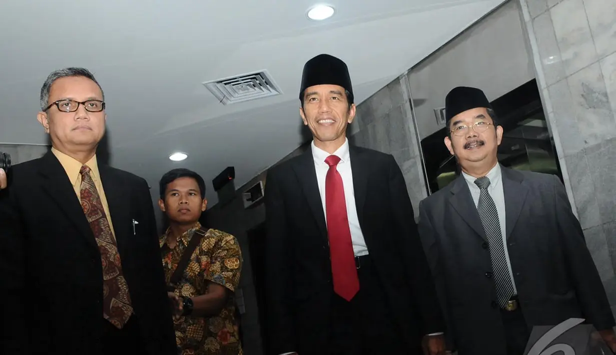 Presiden terpilih Joko Widodo (Jokowi) kembali bertugas sebagai gubernur DKI Jakarta (Liputan6.com/Herman Zakharia)