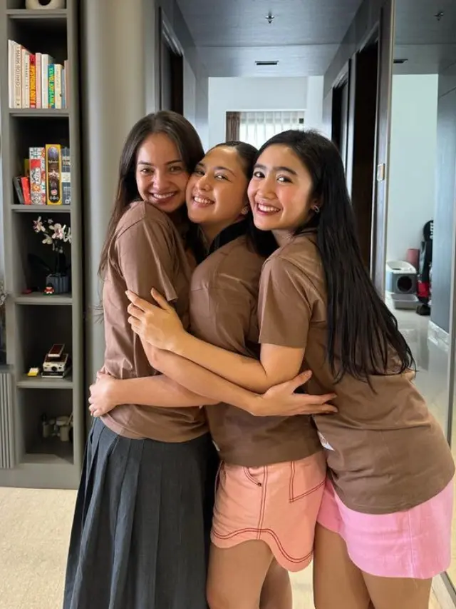 Keseruan Ulang Tahun Enzy Storia Ke-32. [@enzystoria]