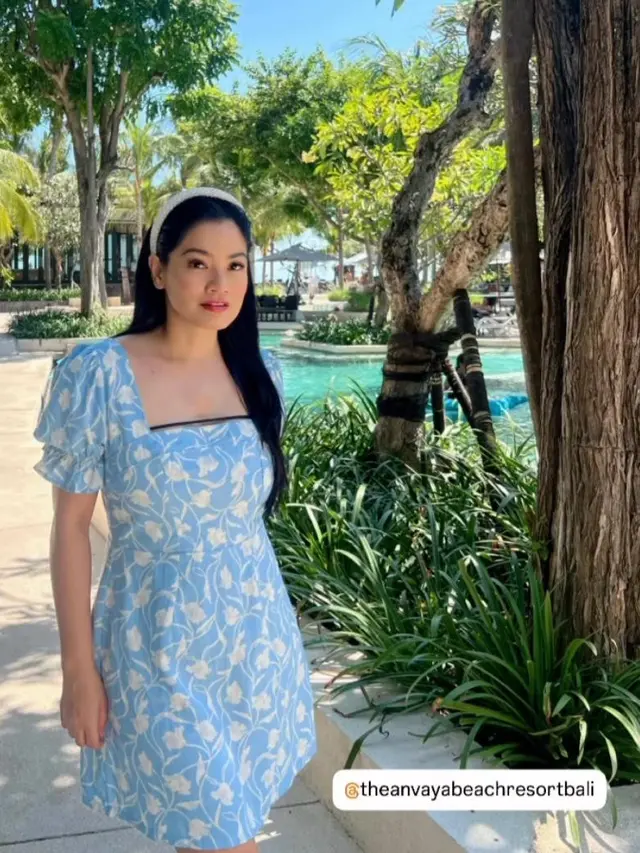 6 Beda Gaya Titi Kamal dan Naysila Mirdad Liburan Bareng ke Bali dengan Outfit Santai