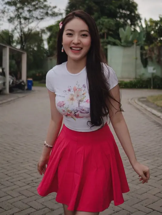 Meski ukurannya mini, tapi berdampak maxi di musim ini, berikut inspirasi gaya memakainya dari Natasha Wilona (Foto: Instagram @natashawilona12)