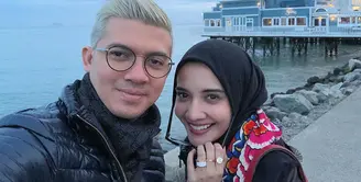 Pasangan Irwansyah dan Zaskia Sungkar tengah berbahagia lantaran usia pernikahannya sudah genap 7 tahun pada 15 Januari 2018 kemaarin. Lewat akun Instagramnya, Irwansyah mengunggah foto bersama sang istri dan mencantumkan harapan. (Instagram/irwansyah_15)
