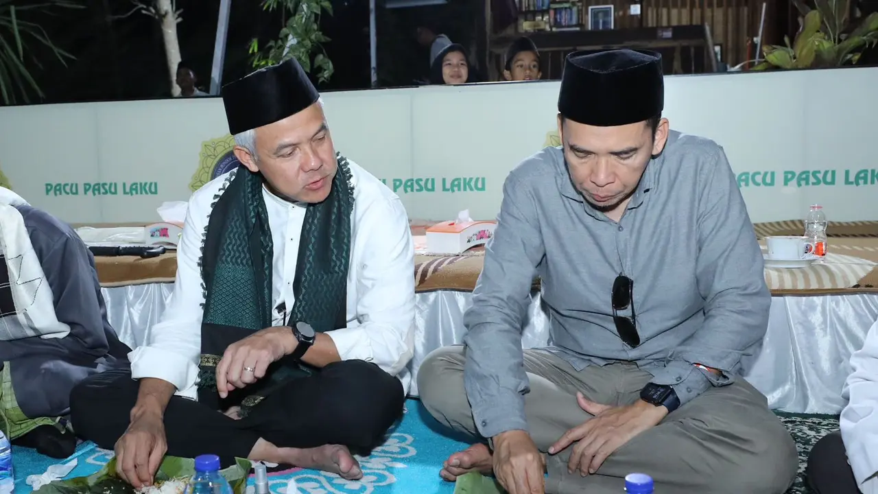 Bakal Calon Presiden (Bacapres) Ganjar Pranowo melakukan kunjungan silahturahmi ke Pondok Pesantren (Ponpes) Darul Habibi, Lombok Tengah, Nusa Tenggara Barat (NTB), Minggu (15/10/2023) malam (Istimewa)
