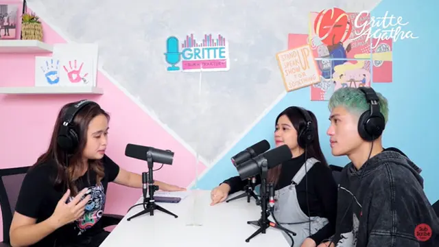 Brisia Jodie bersama Julian Jacob saat diwancara Gritte Agatha