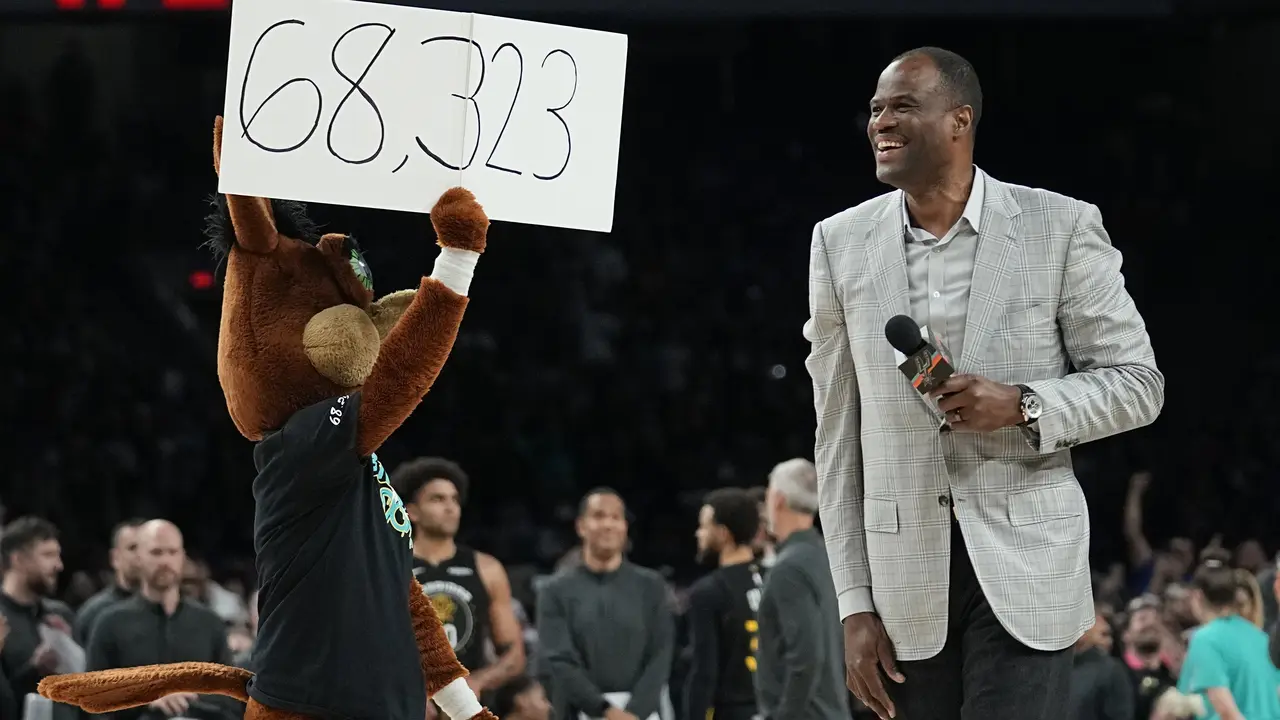 Rekor Penonton Terbanyak di NBA Pecah pada Laga Spurs vs Warriors