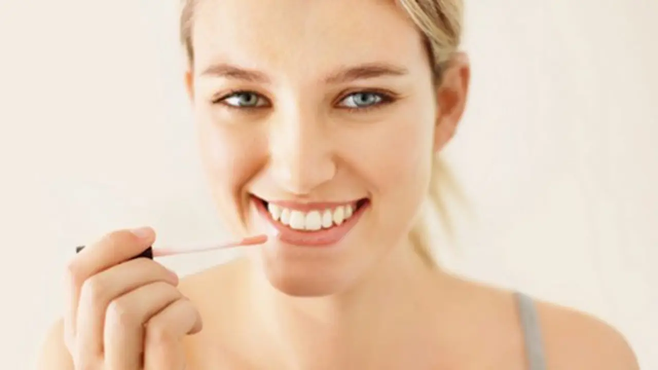 Editor's Pick : 4 Lip Gloss Terbaik