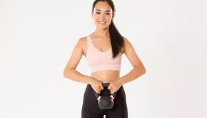 Olahraga di Rumah Makin Praktis, Kenali Kettlebell Lunak Wanita untuk Mengencangkan Otot Tubuh