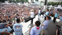 Calon presiden nomor urut 2 Prabowo Subianto melakukan kampanye akbar di Majalengka, Jawa Barat, Minggu (21/1/2024). Ribuan masyarakat pun turut hadir dalam acara tersebut. (Foto: Istimewa).