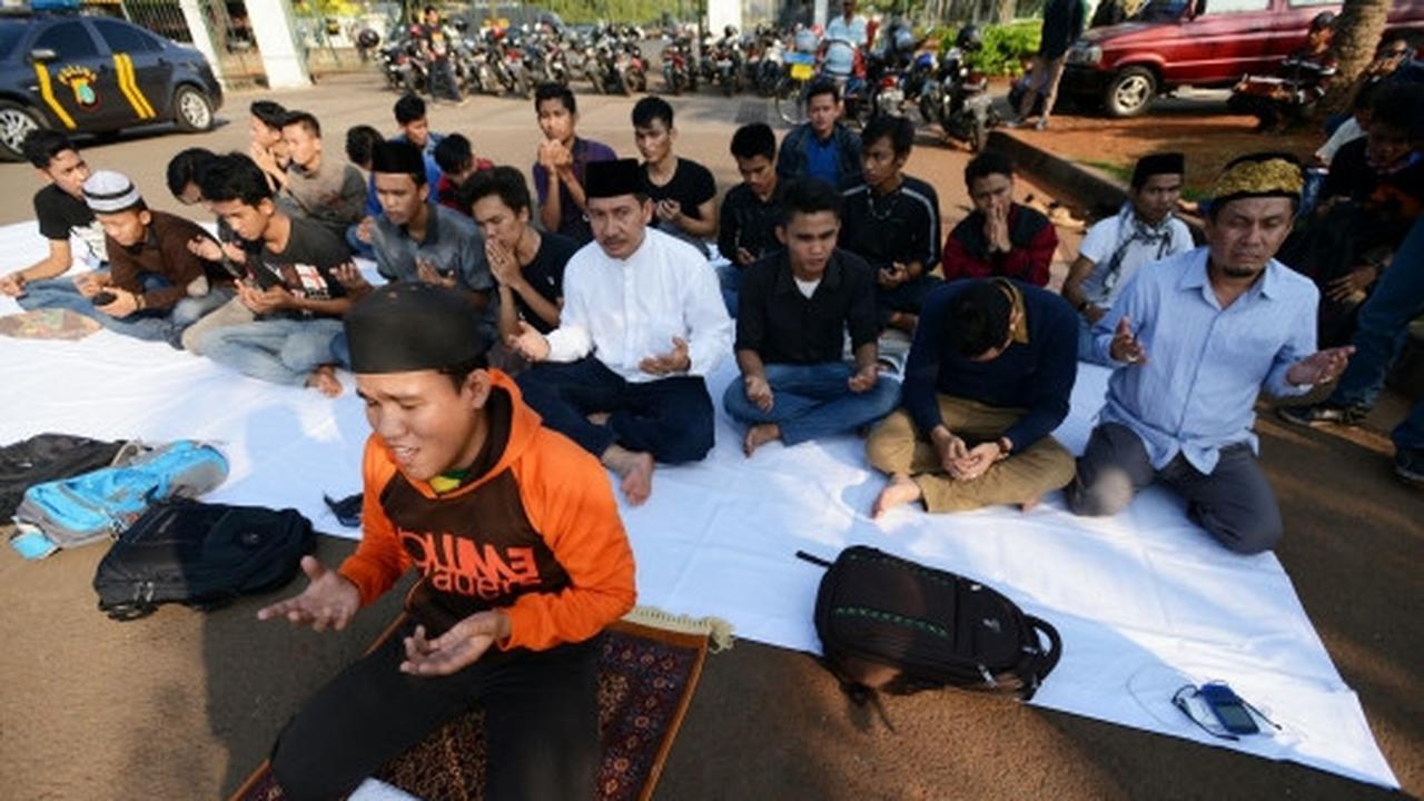 Masyarakat Riau gelar salat minta hujan di depan Istana Negara