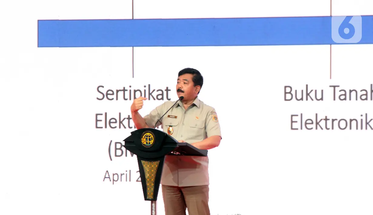Menteri Agraria dan Tata Ruang/Kepala Badan Pertanahan Nasional (ATR/BPN) Hadi Tjahjanto menyampaikan sambutan saat membuka Rapat Kerja Nasional (Rakernas) Tahun 2023 di Hotel Shangri-La, Jakarta, Selasa (7/3/23). Rakernas bertema "Peningkatan Investasi Melalui Transformasi Digital dan Kepastian Hukum di Bidang Tata Ruang dan Pertanahan". (Liputan6.com/Johan Tallo)