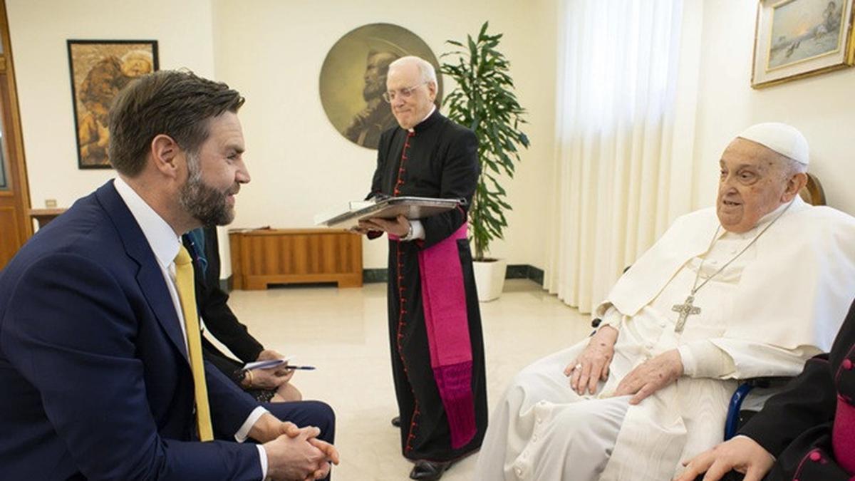 Wapres AS JD Vance Jadi Pemimpin Asing Terakhir yang Bertemu Paus Fransiskus, Ini Foto Pertemuan Mereka
