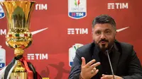 Pelatih AC Milan Gennaro Gattuso memberi keterangan saat konferensi pers di stadion Olimpico di Roma, Italia, (8/5). AC Milan sendiri telah meraih juara Coppa Italia sebanyak Lima kali. (AP Photo/Maurizio Brambatti)