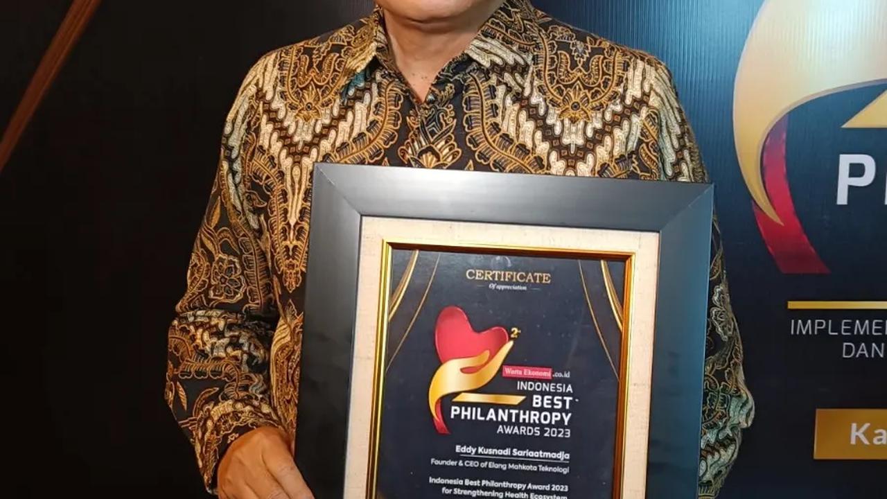 Lewat Operasi Katarak Gratis, Eddy Sariaatmadja Raih Penghargaan Indonesia Best Philanthropy Award 2023