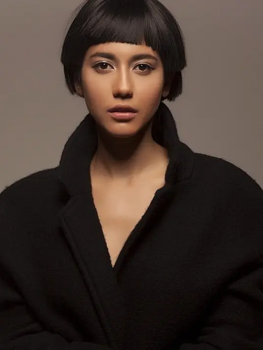 Dengan model rambut  seperti ini Pevita Pearce mirip siapa ya? (Instagram @pevpearce)