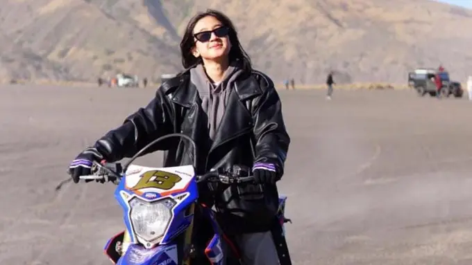 Keisya Levronka Unggah 7 Potret Keseruan Naik Motor Trail