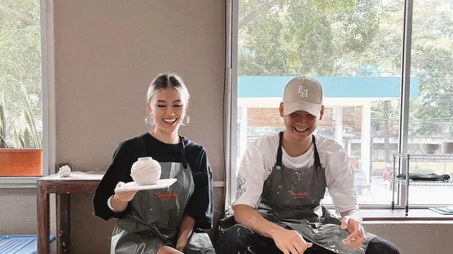 Agnez Mo dan Pacar Bikin Tembikar