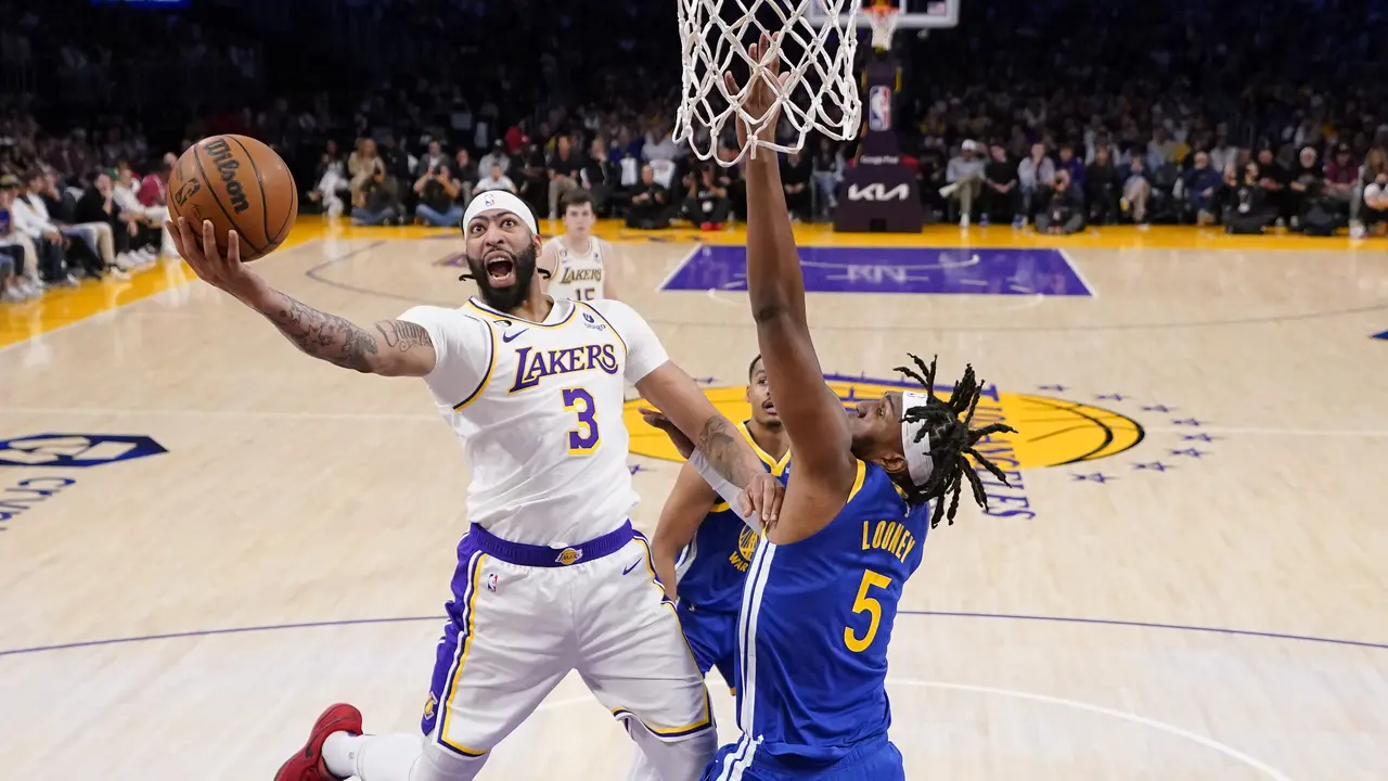 Anthony Davis memporak-porandakan pertahanan Lakers di game tiga play-off NBA