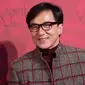 Seperti adegan di film laga, proses penyelamatan Jackie Chan dan krus dilakukan secara berhati-hati dan menegangkan. (AP Photo)