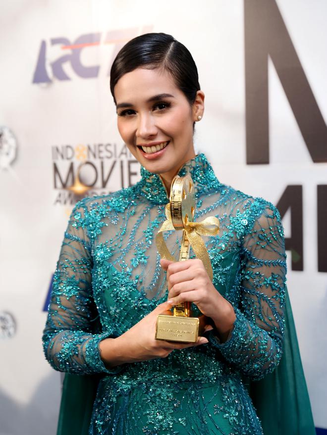 Atas Nama Cinta Marsha Timothy  Bekerja di Dunia Film 