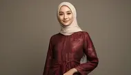 Gamis Brokat Burgundy Lamaran 2025/AI
